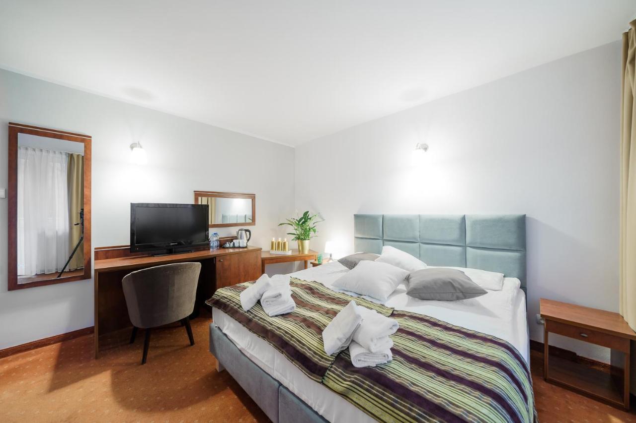 Promenada Zegrze Hotel Bialobrzegi  Ngoại thất bức ảnh