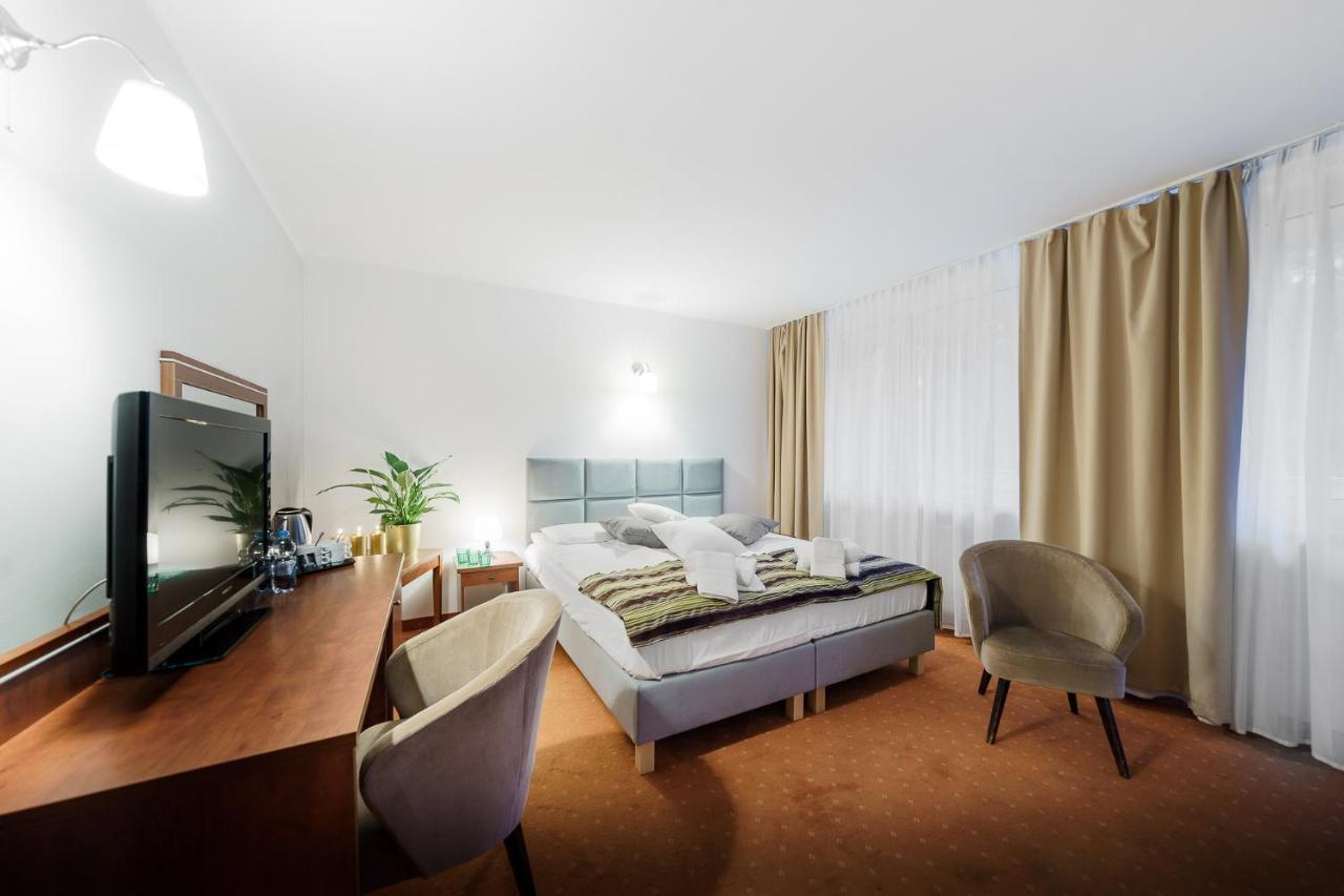Promenada Zegrze Hotel Bialobrzegi  Ngoại thất bức ảnh