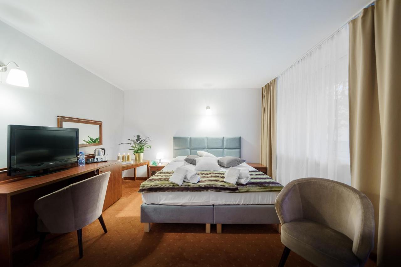 Promenada Zegrze Hotel Bialobrzegi  Ngoại thất bức ảnh