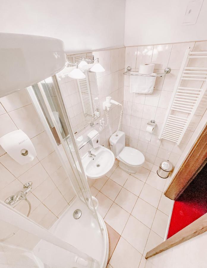 Promenada Zegrze Hotel Bialobrzegi  Ngoại thất bức ảnh